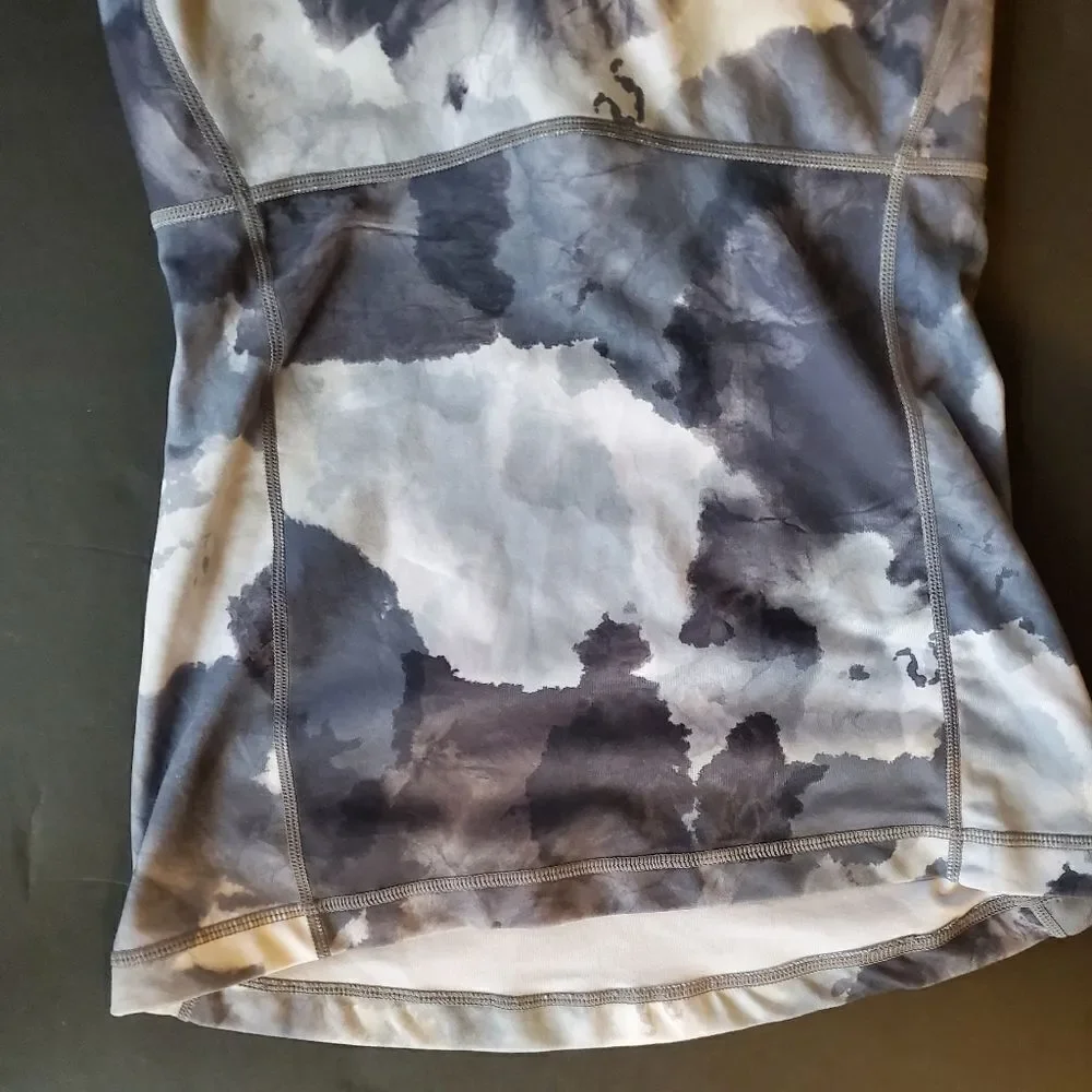 Lululemon Abstract Workout Tank - Picture 3 of 8